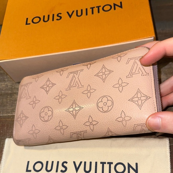 Louis Vuitton Long Zippy Wallet Mahina - Picture 2 of 12
